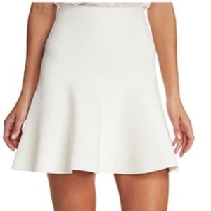 BCBGMaxAzria - white, ribbed circle skirt - XS